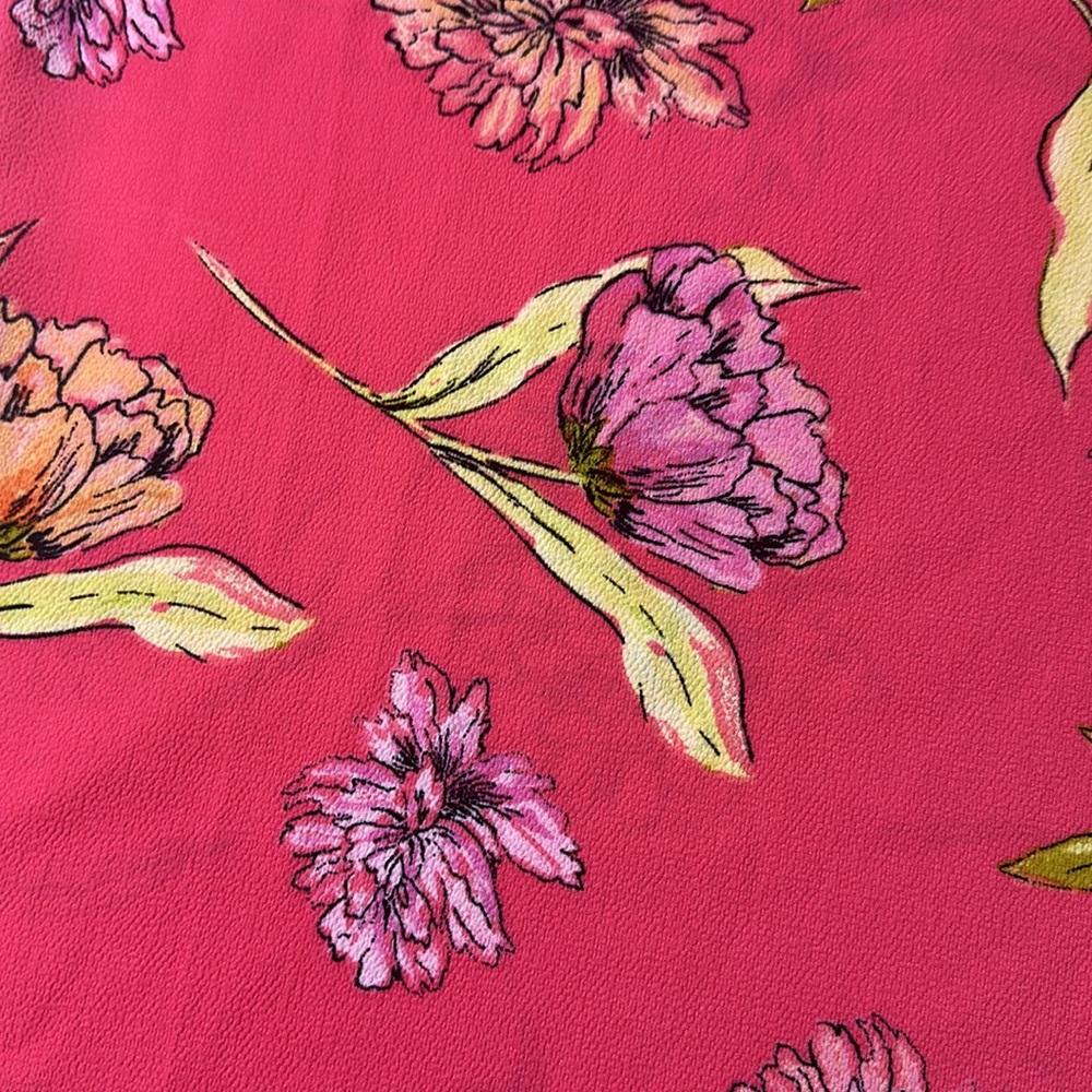 Rose + Olive Pink Floral Print Blouse Size M Short Sleeve Round Neck Casual Top - Picture 3 of 9